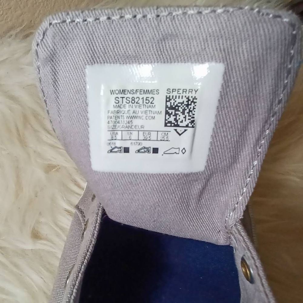 Sperry Crest Vibe Satin Lace sneakers on lavender - Picture 3 of 9